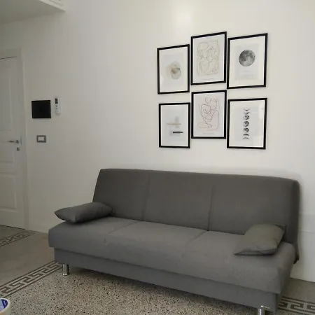 Chiarini22 *
