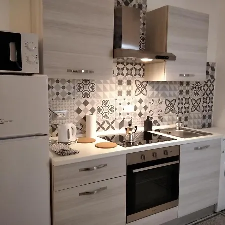 Chiarini22 *