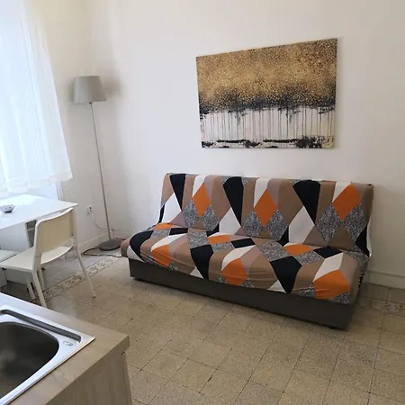 Chiarini22 *