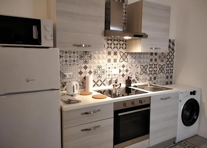Chiarini22 *
